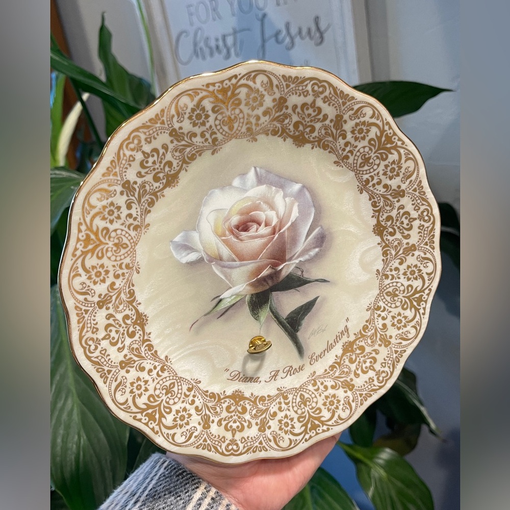 1998 Diana, A Rose Everlasting Musical Collector Plate by Bradford Exchange